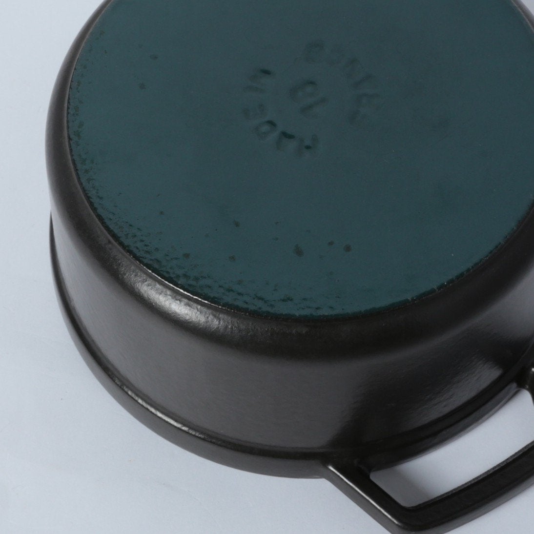 ピコ・ココット ラウンド 18cm ブラック｜ココット｜ストウブ公式